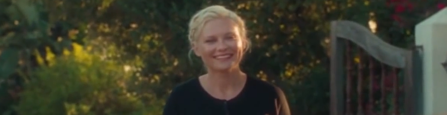 Kirsten Dunst Selfie
